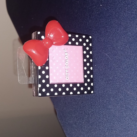 Makeup Assortment - Picture 3 of 9